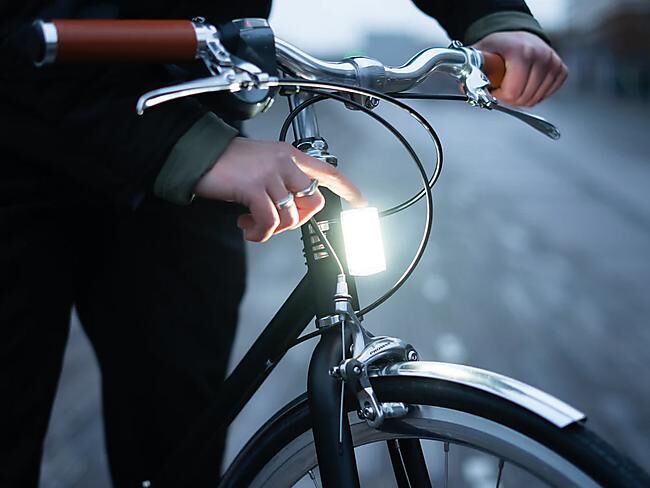 SHAPEHEART - LAMPE AVANT JAUNE POUR VELO