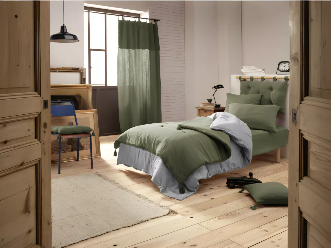 Édredon 90 x 200 cm en gaze de coton vert avec 4 pompons - PEPA
