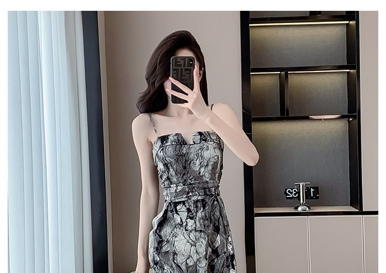 Aurora - Spaghettibandjes, wijde jumpsuit met inkeping in de hals
