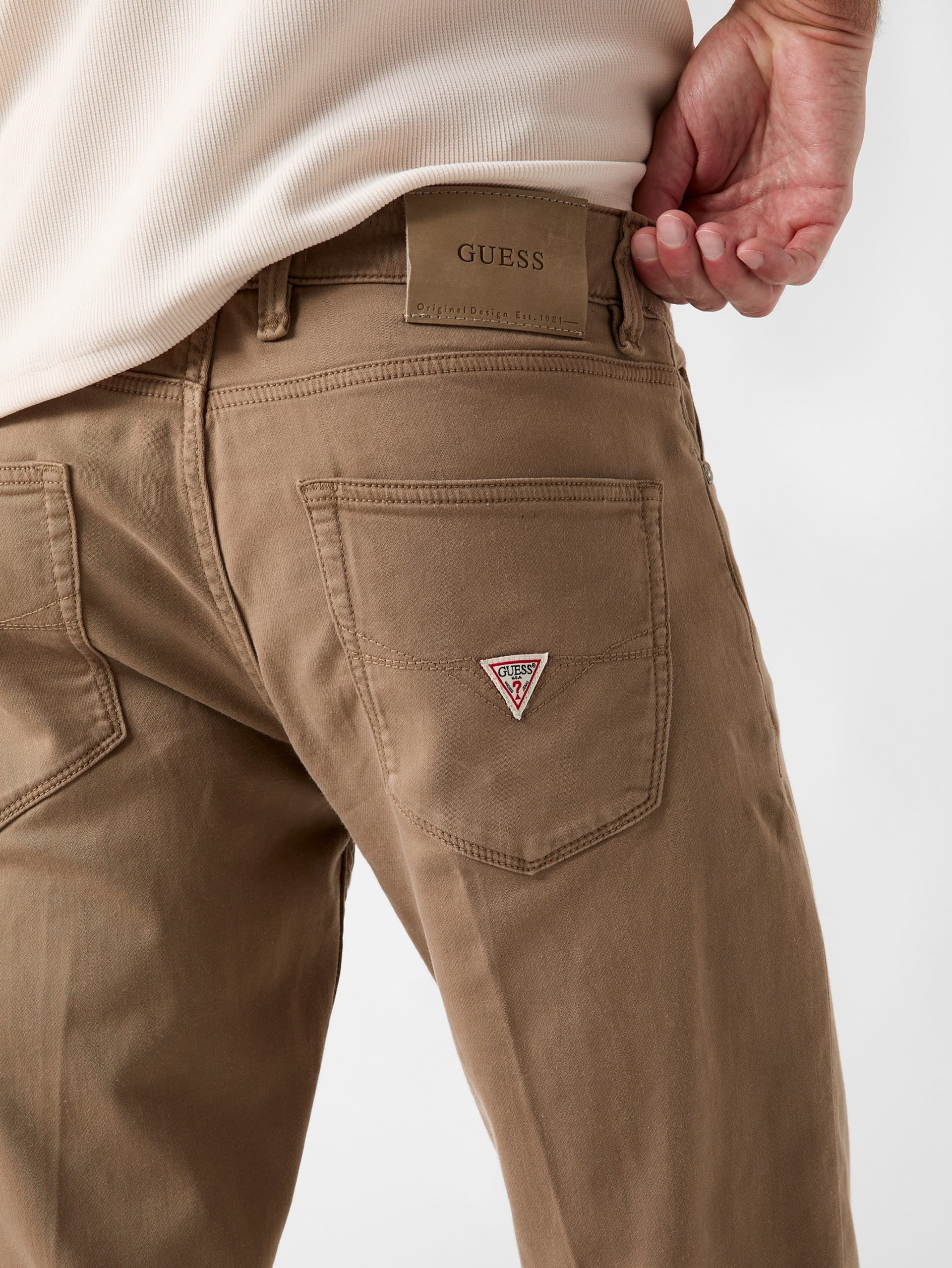 calça jeans de corte regular