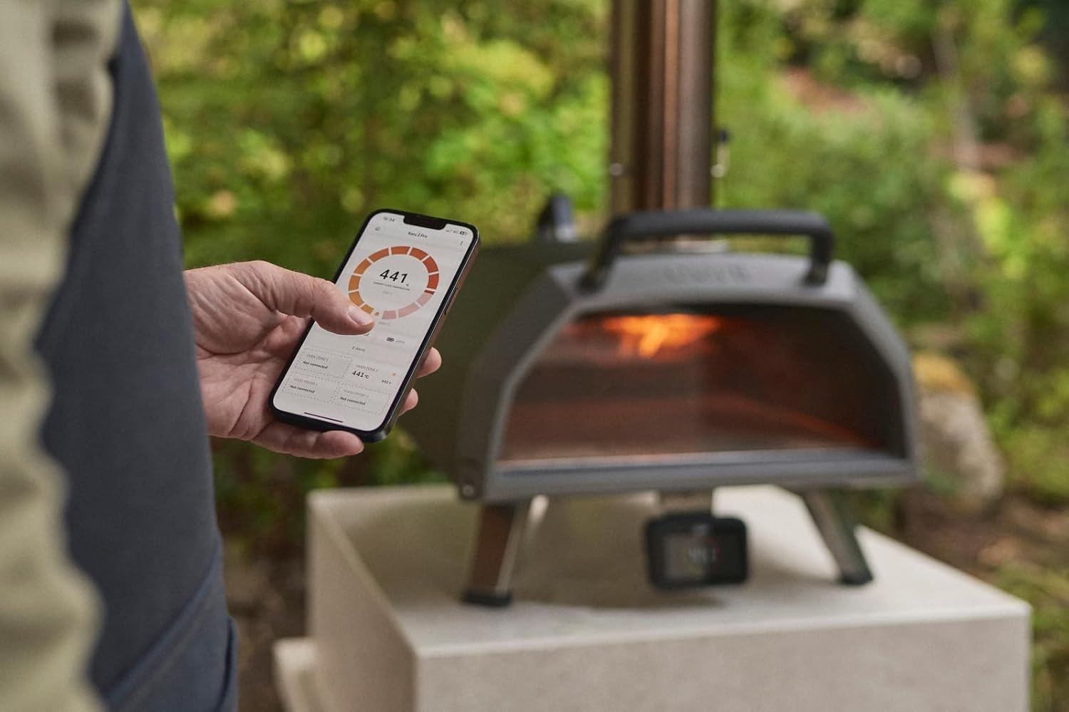 Ooni Karu 2 Pro Multi-Brennstoff Pizzaofen - Edelstahl Outdoor Pizzaofen mit Pizzastein & integriertem Thermometer für 40 cm große Pizzen, Outdoor Grill - Schwarz