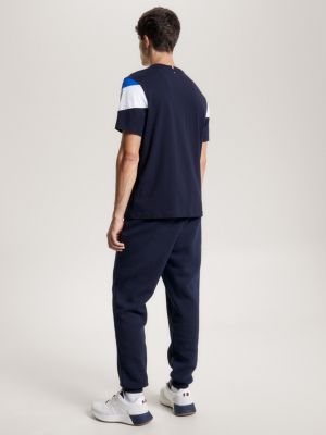 Camiseta esportiva de gola redonda com blocos de cores