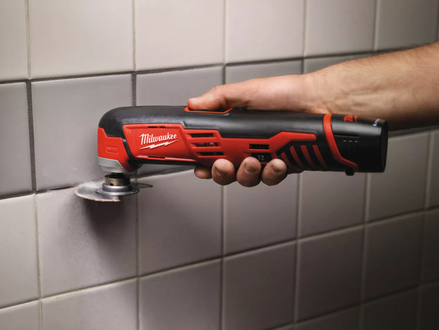 Milwaukee C12 MT-0 12V Li-Ion Accu multitool body   8 delige accessoireset - variabel