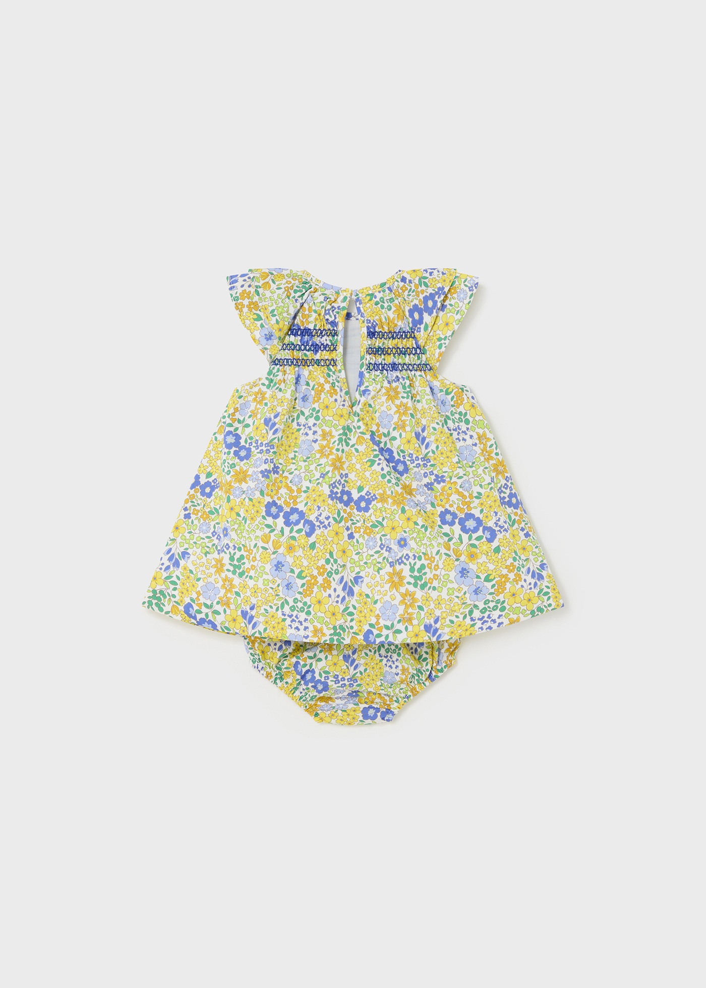 Vestido rosa para recém-nascido da Better Cotton com capa para fralda.