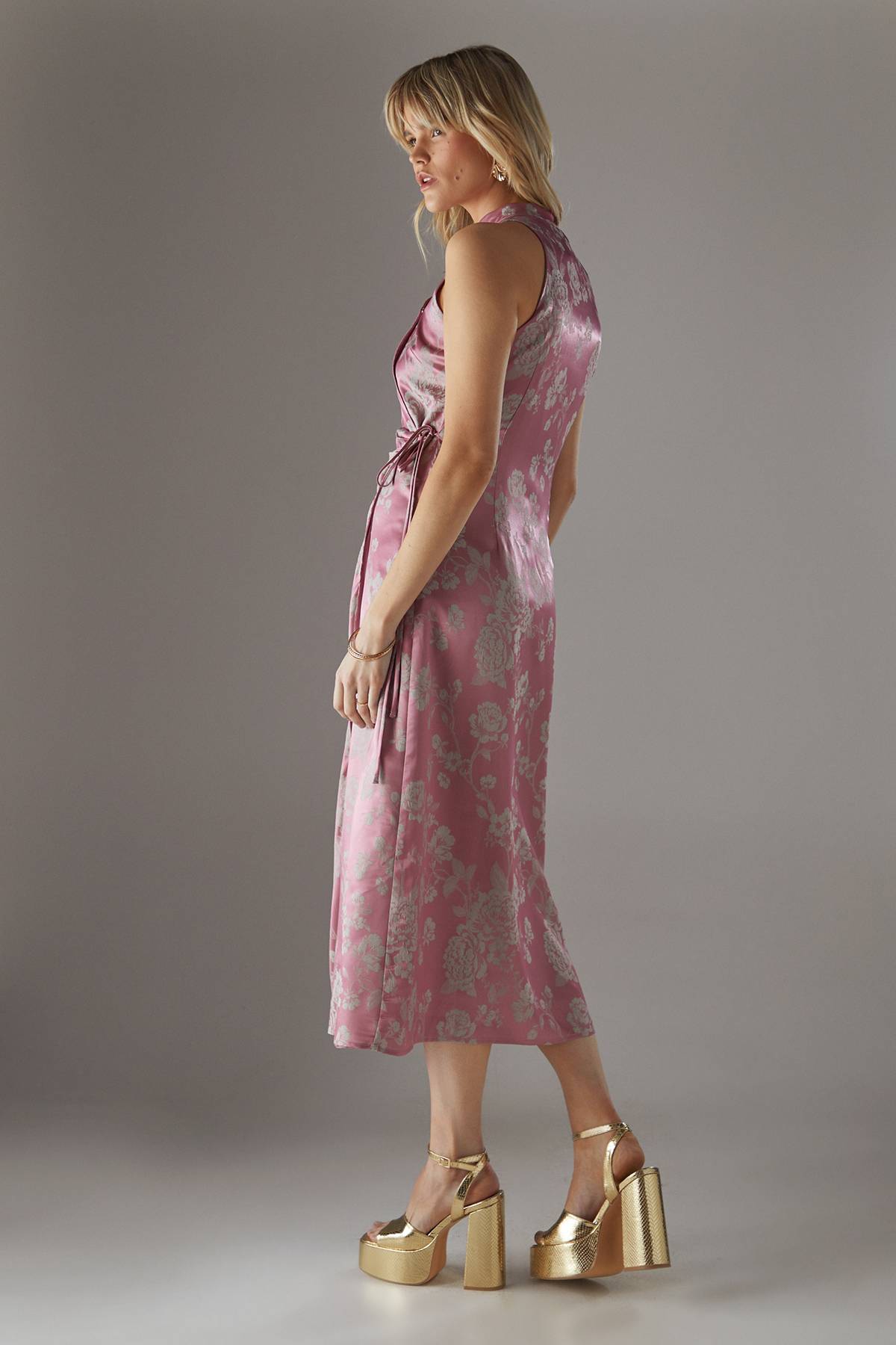 Warehouse Robe Midi Portefeuille à Nouer Col Nageur en Jacquard Satiné