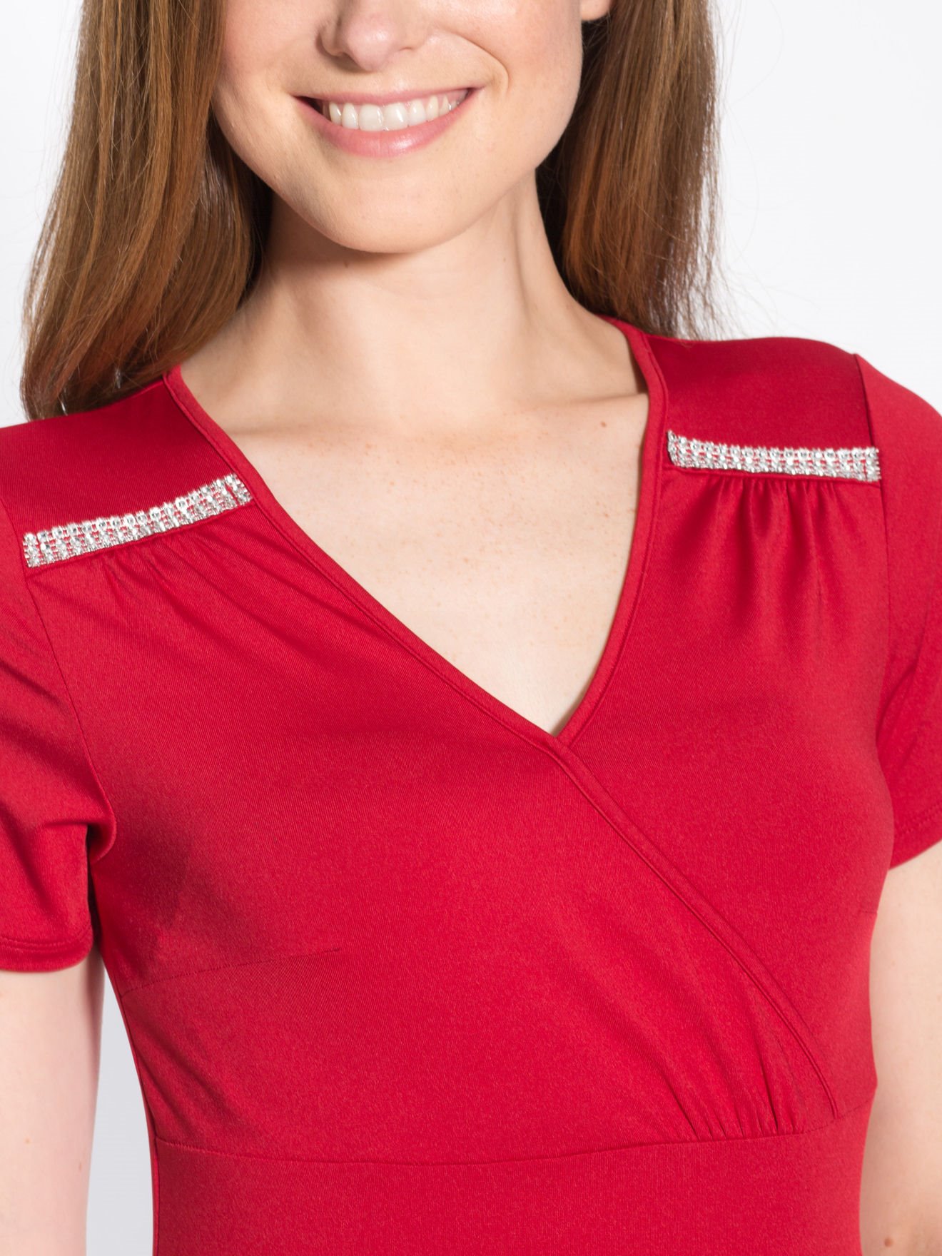 Robe à encolure V croisée
