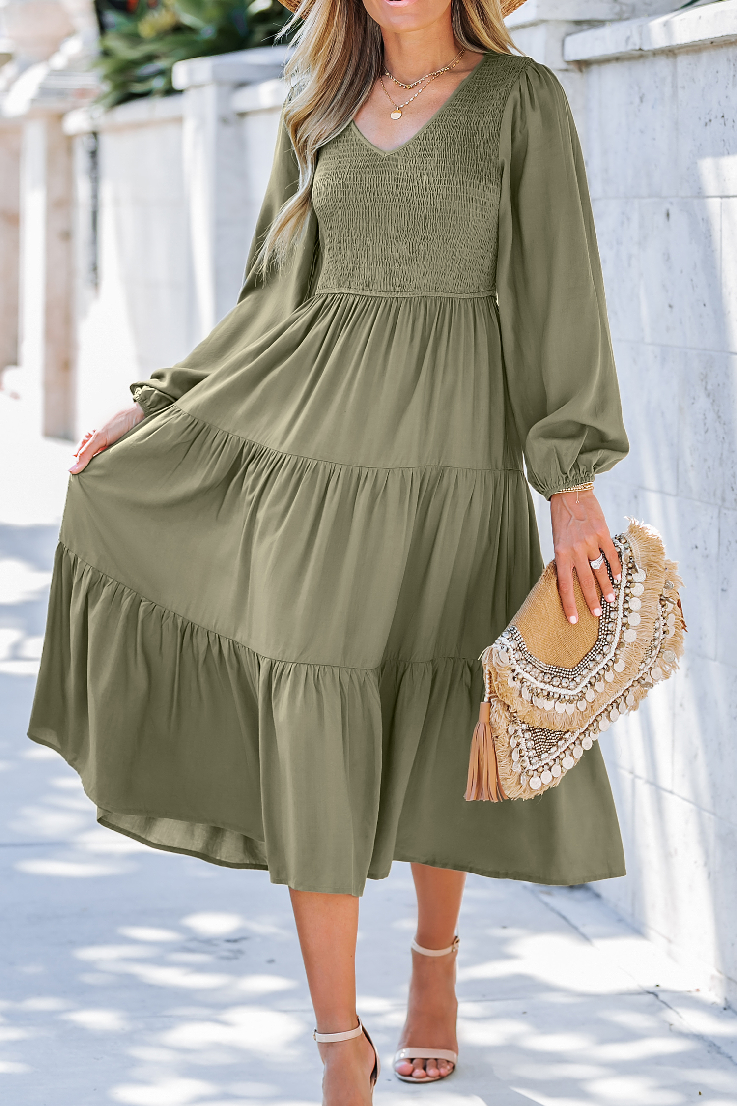 Robe maxi à col en V et à smocks olive