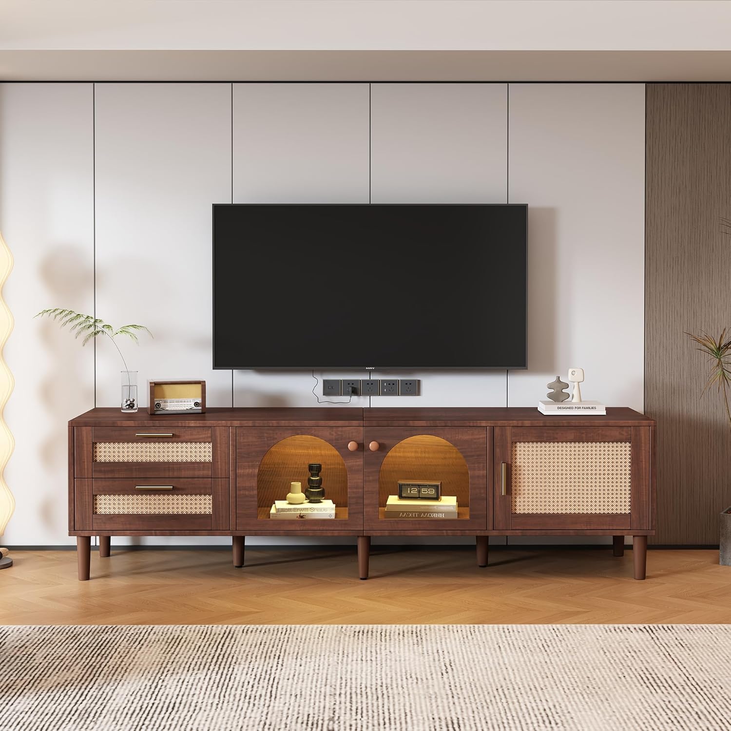 TV-Schrank, Fernsehtisch mit LED, 180 cm TV Lowboard mit Rattan Schubladen und Tür, Modern TV Board, TV-Regal mit Glastüren für Fernseher bis zu 80 Zoll, für Wohnzimmer und Esszimmer