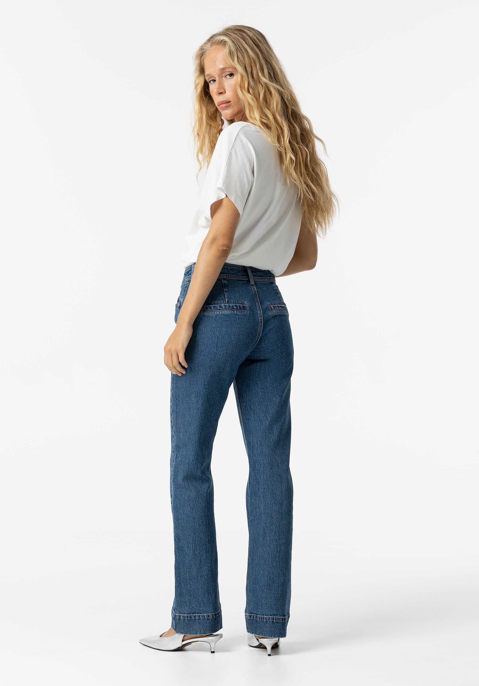 Jeans Straight Fit Cintura Média