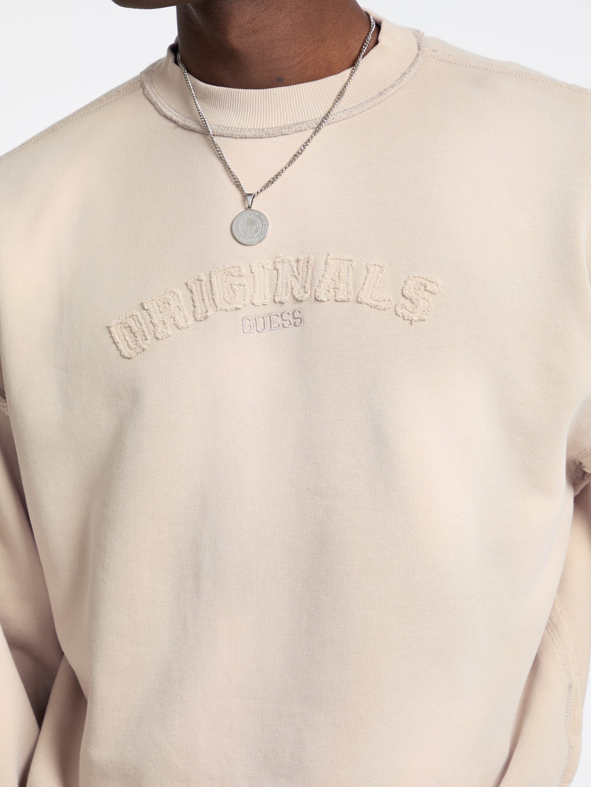 Camiseta GUESS Originals Eco Boxy com Apliques