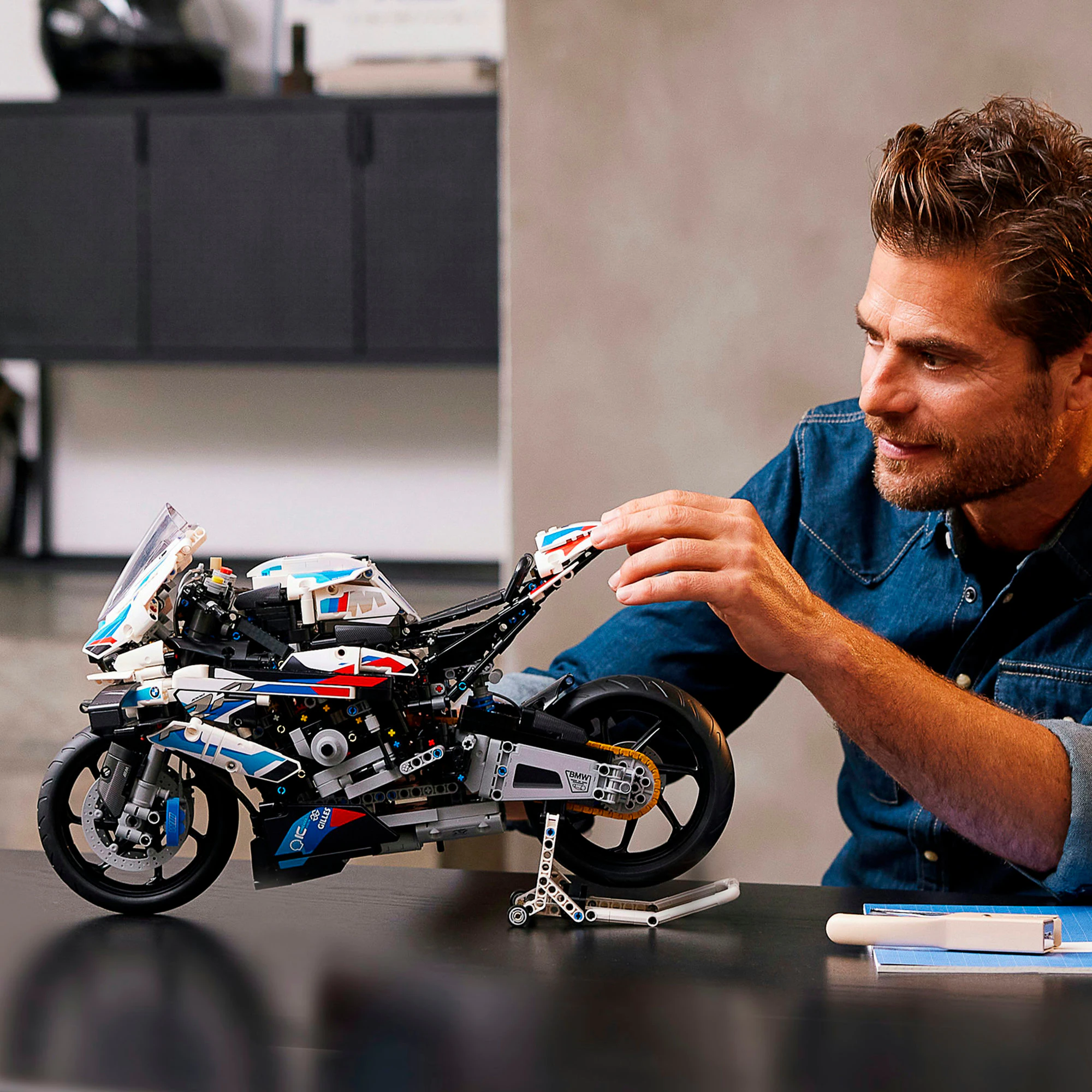LEGO Konstruktionsspielzeug Technic BMW M 1000 RR