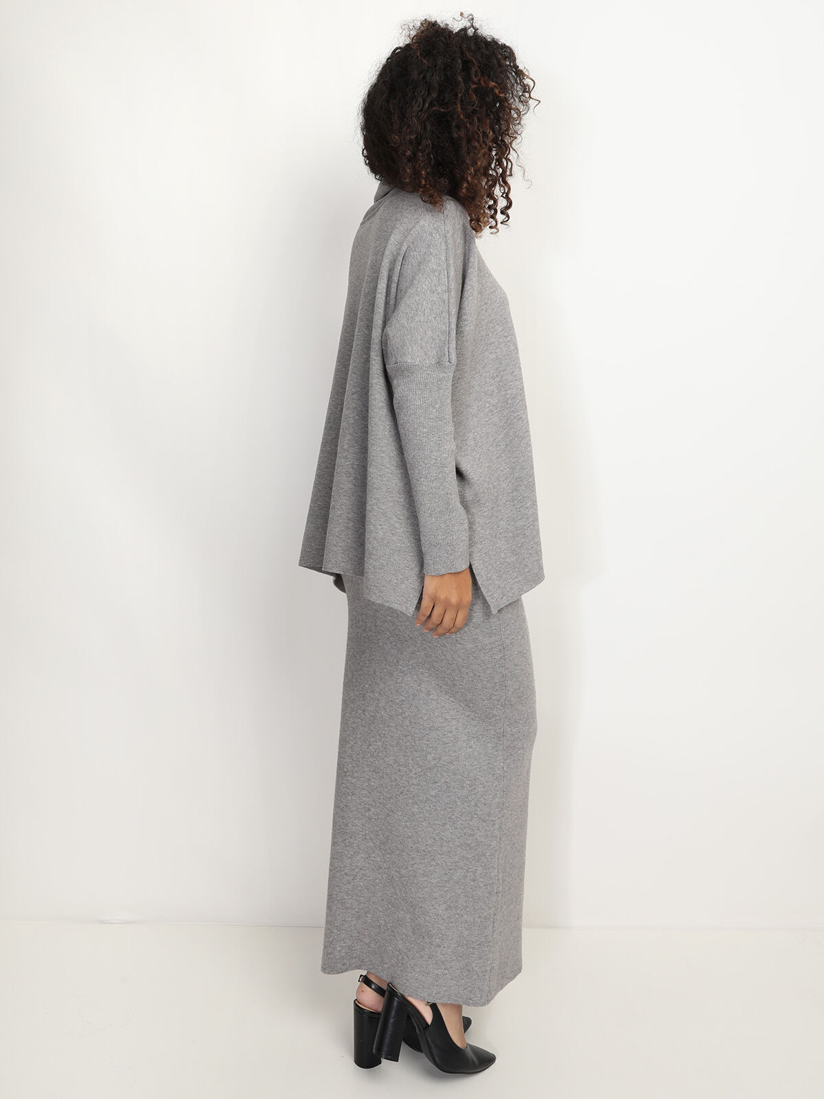 Ensemble maille jupe longue et col roulé- Gris