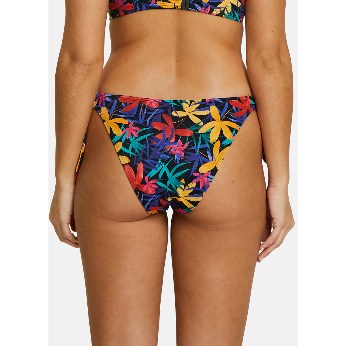 SANS COMPLEXE<br>Sonho da Ilha Bikinilip