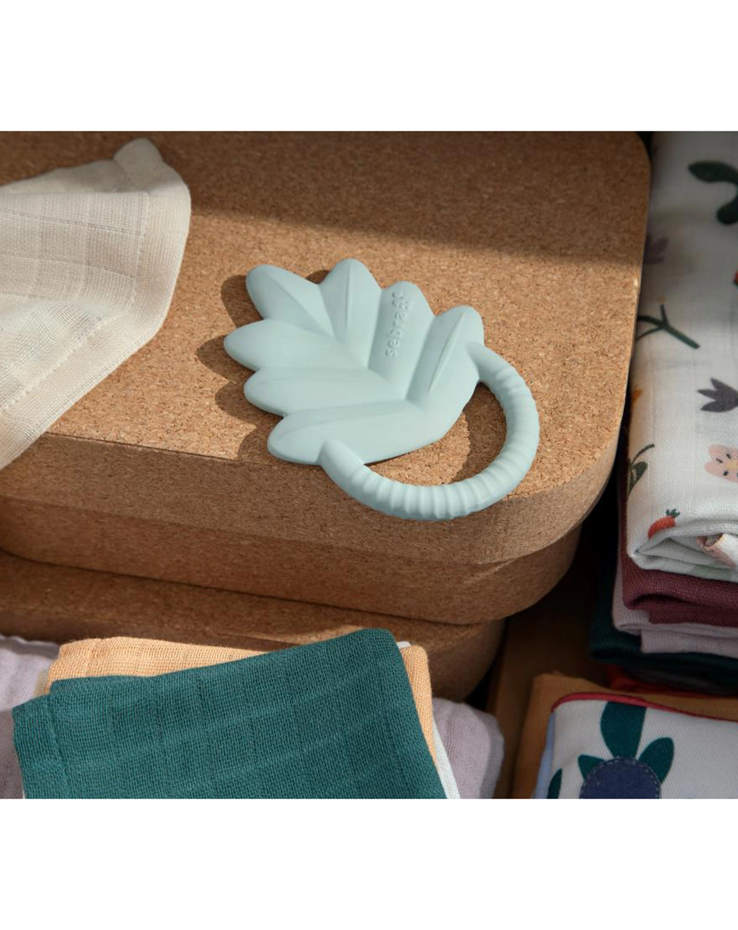 Beißring BLATT (12x8) in misty mint