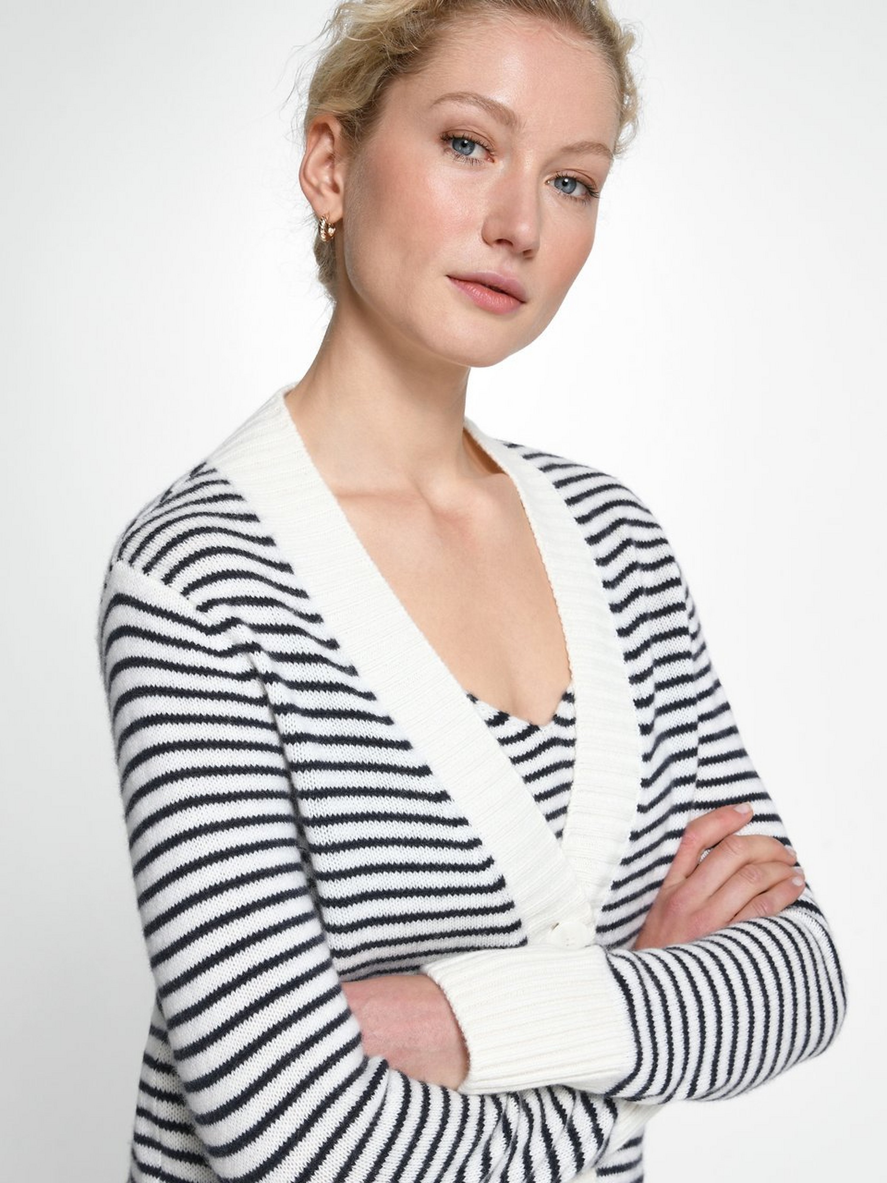 Strickjacke aus 100% Premium-­Kaschmir