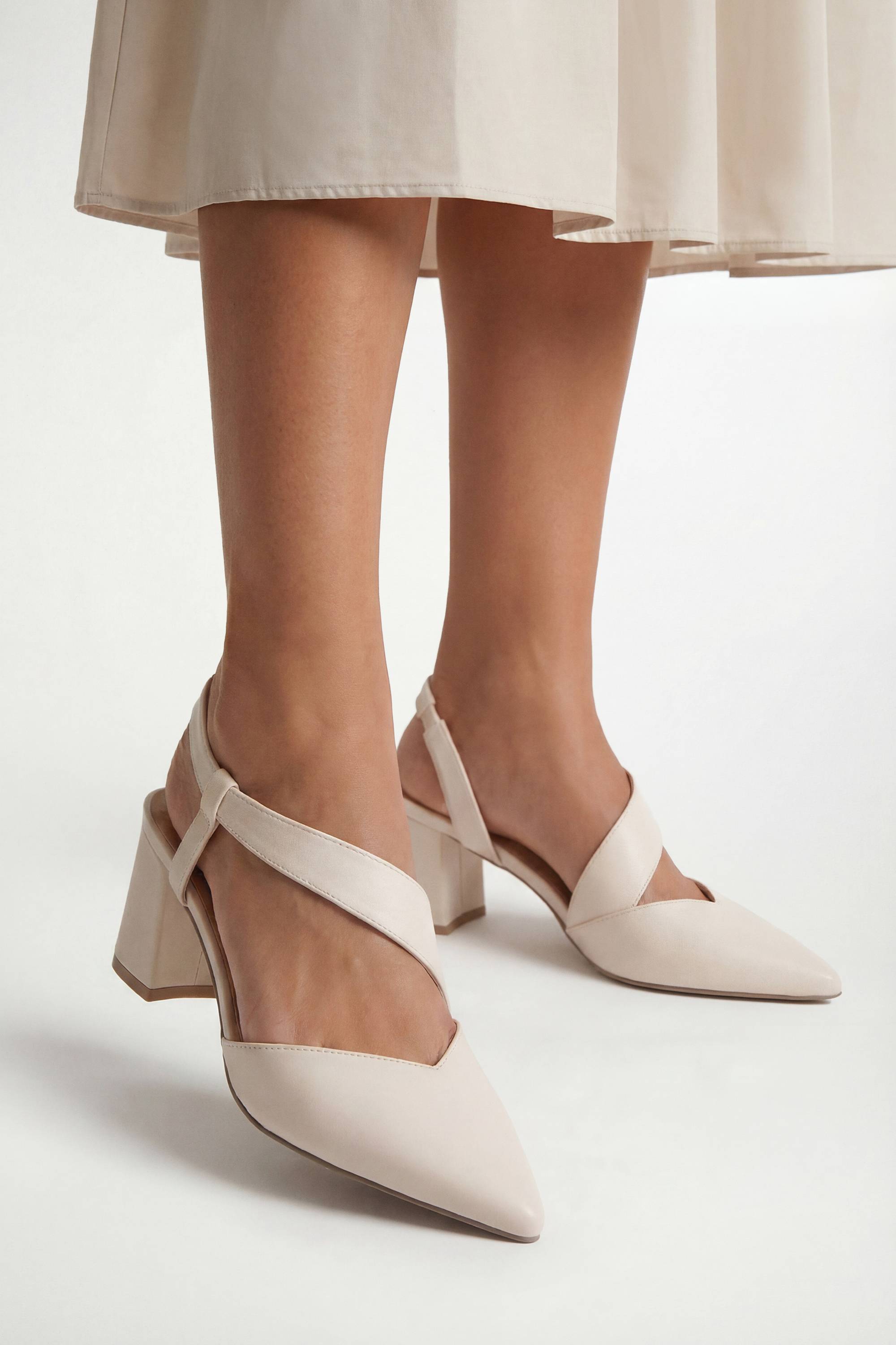 Wallis Escarpins Chaussettes À Bout Pointu Avec Bride Asymétrique Et Talon Bloc Confort Coupe Large Eve