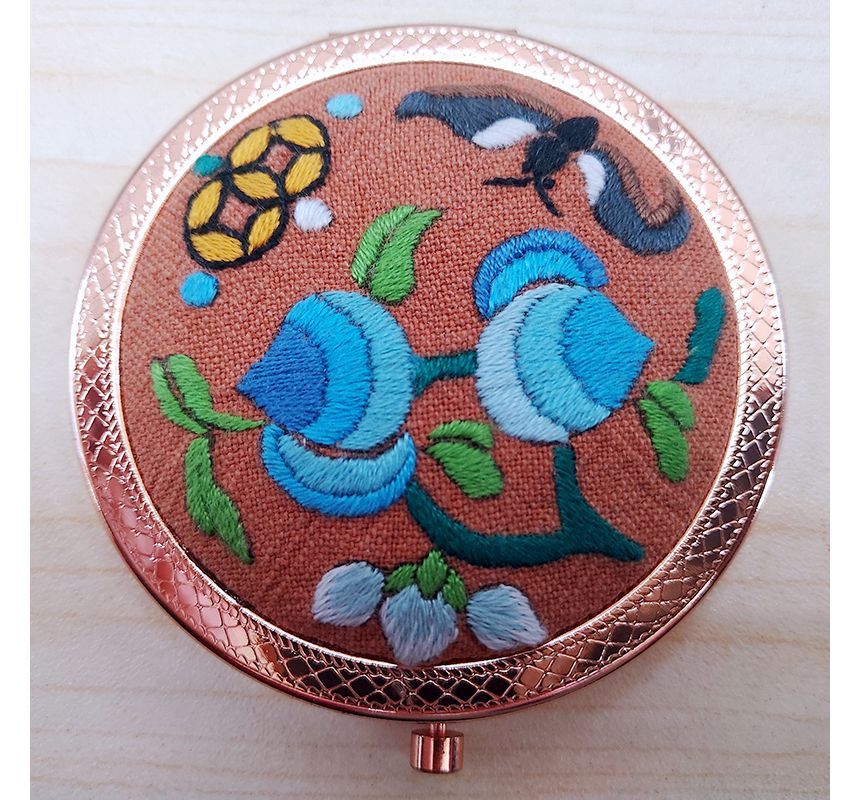 Embroidery Kingdom - DIY borduurpakket met draagbare bloemenspiegel (verschillende ontwerpen)