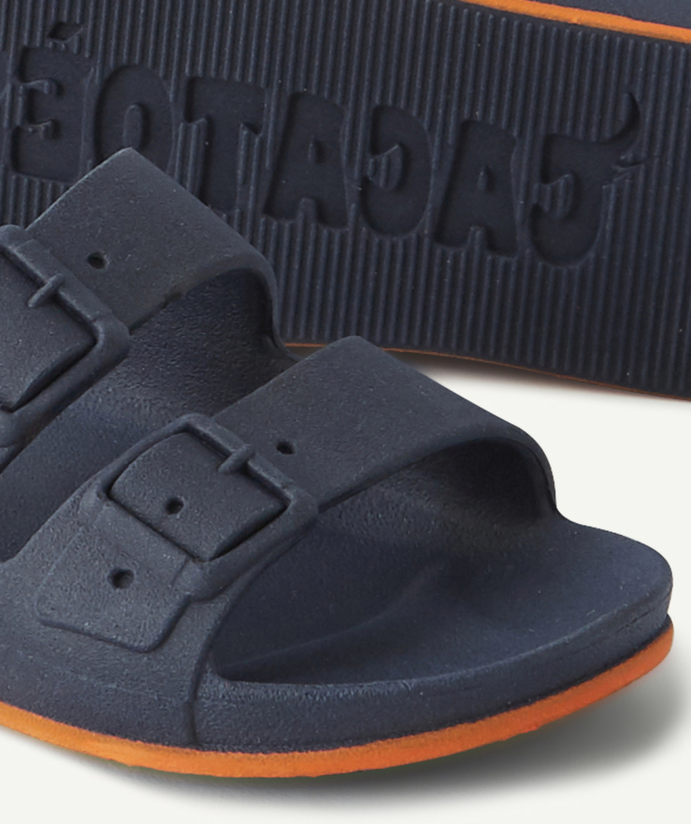 CACATOESSANDALES BLEU MARINE AVEC DÉTAILS ORANGE ENFANT
