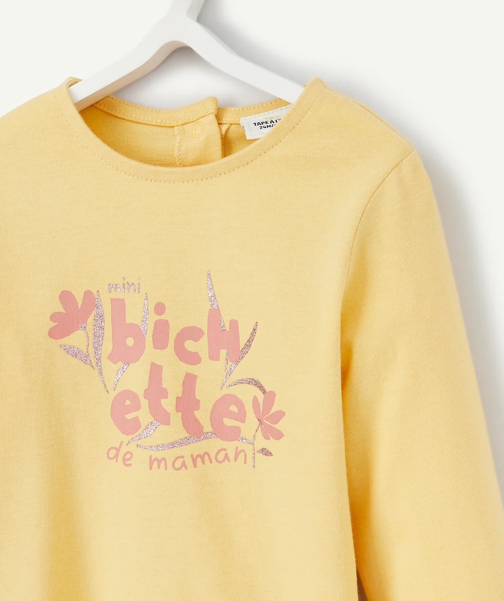 T-SHIRT BÉBÉ FILLE EN COTON BIO JAUNE AVEC MESSAGE ROSE