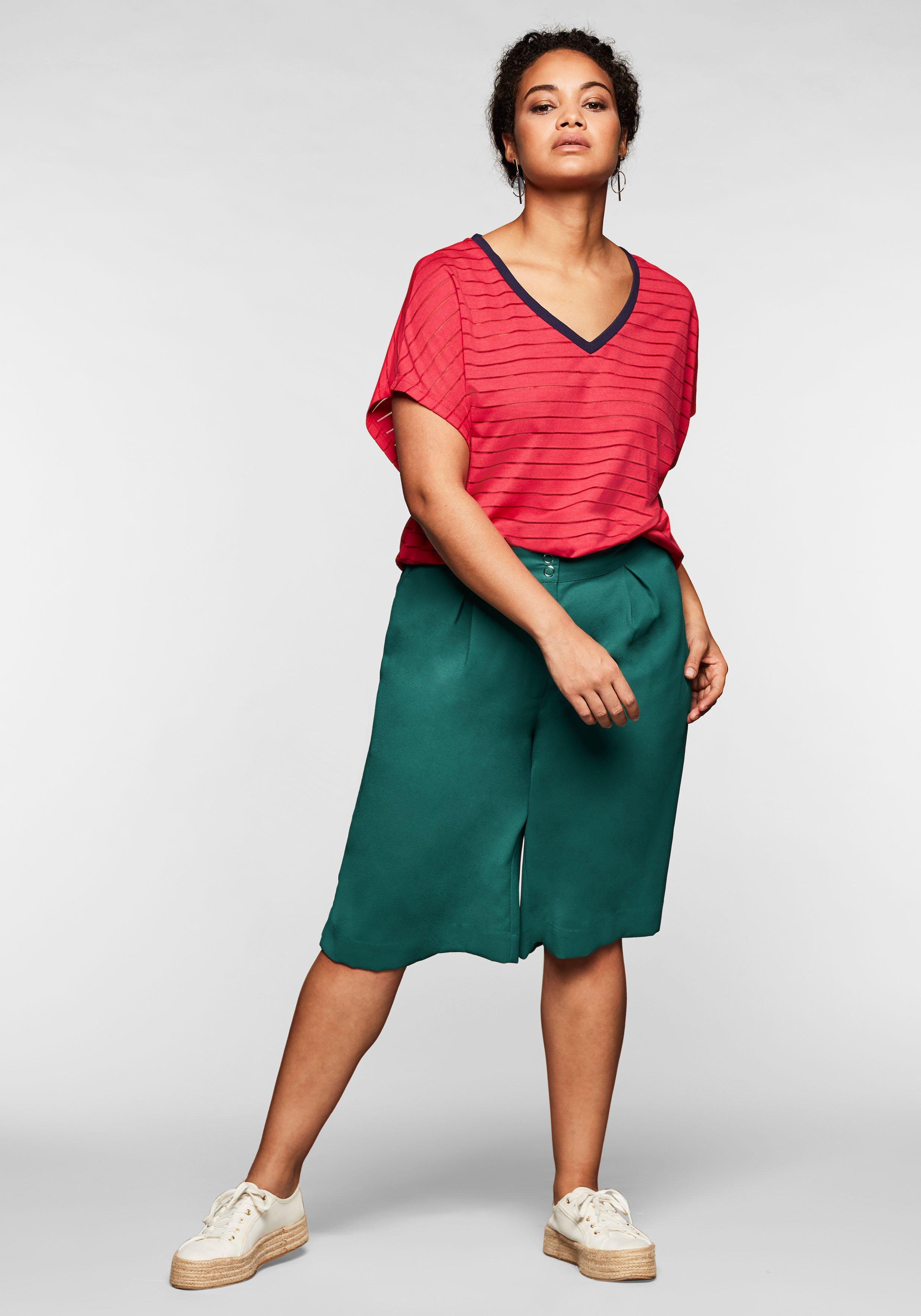 Bermudas aus Crêpe, mit weitem Bein und Kellerfalte