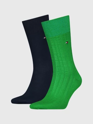 Pacote com 2 pares de meias clássicas listradas em tons diferentes.