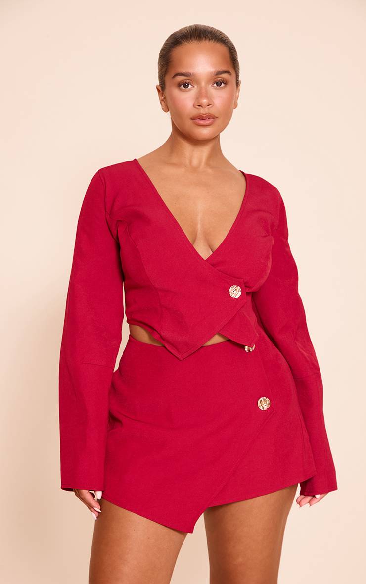 Rouge Blazer Asymétrique À Boutons Martelés Ajusté