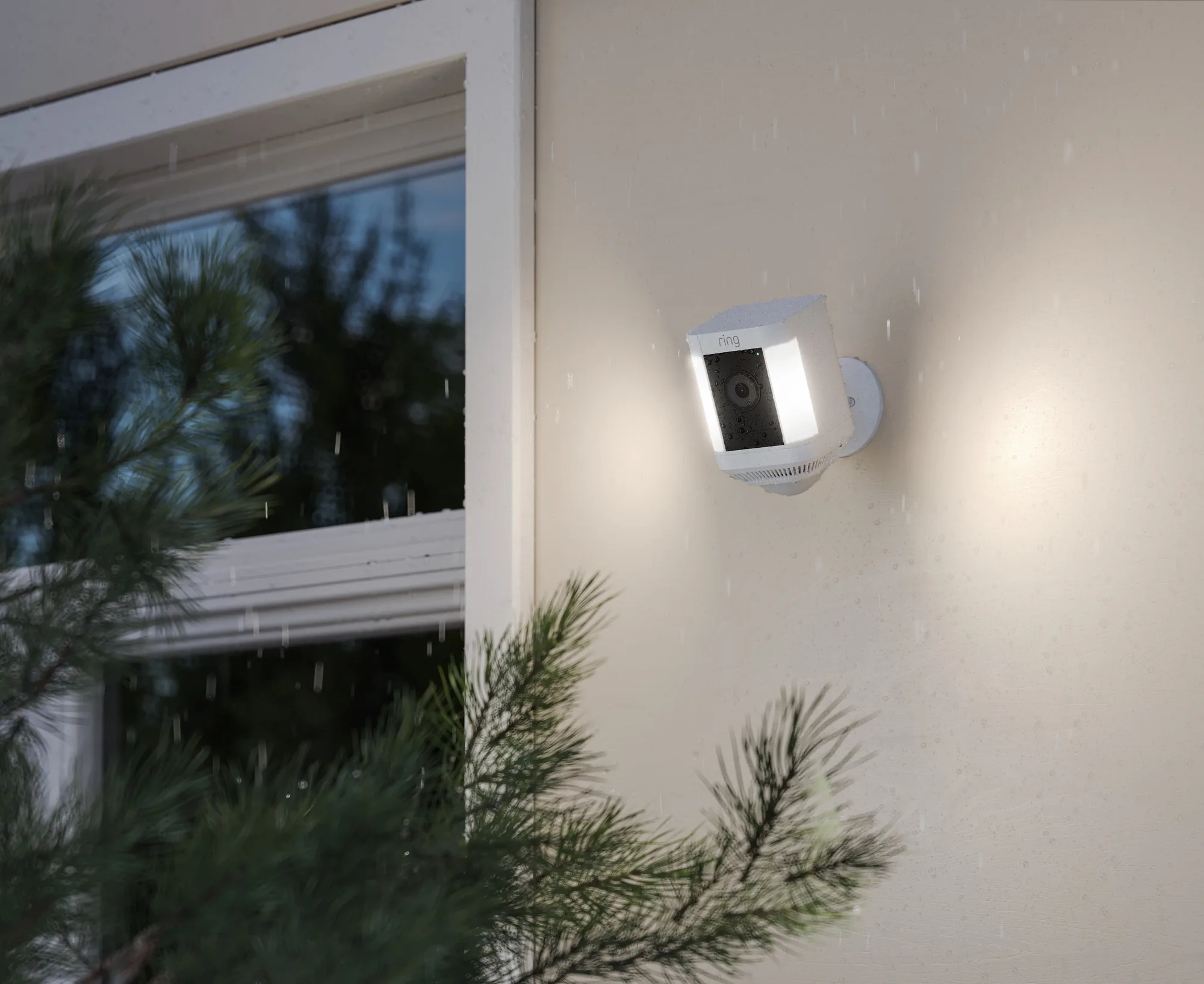 Ring Spotlight Cam Plus Battery Blanc Caméra de surveillance