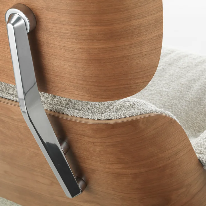 Vitra - Lounge Chair & Ottoman, schwarz, Nussbaum dunkel, Nubia, anthrazit / schwarz (neue Masse)