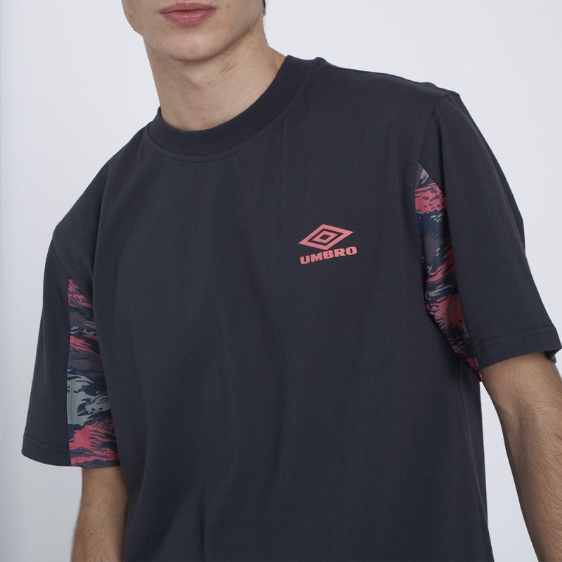 Camiseta Umbro Resort Crew Tee Indian Ink / Pink Lift