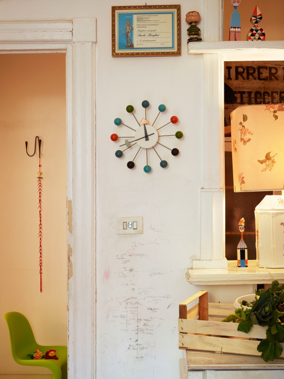 Vitra Ball Clock klok Ø33 naturel