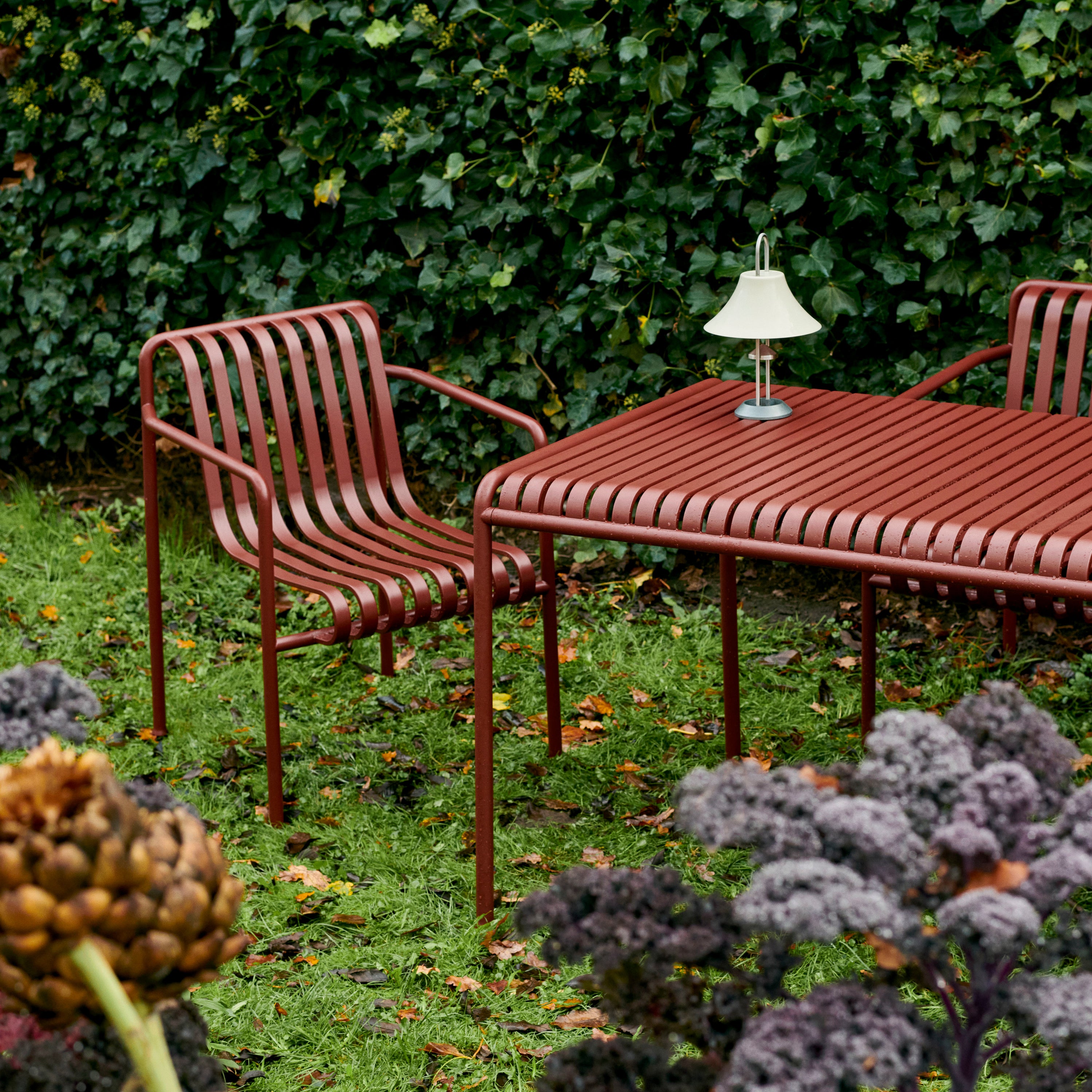 HAY Palissade Tuinstoel - Iron Red