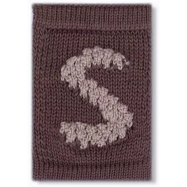 Strikket Bogstav Nature - Smallstuff → Luksusbaby.dk