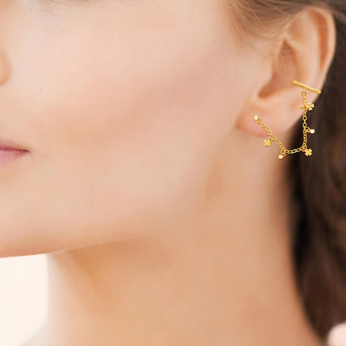 Clip d'oreille earcuff avec chaînette trèfles et oxydes de zirconium Plaqué OR 750 3 microns