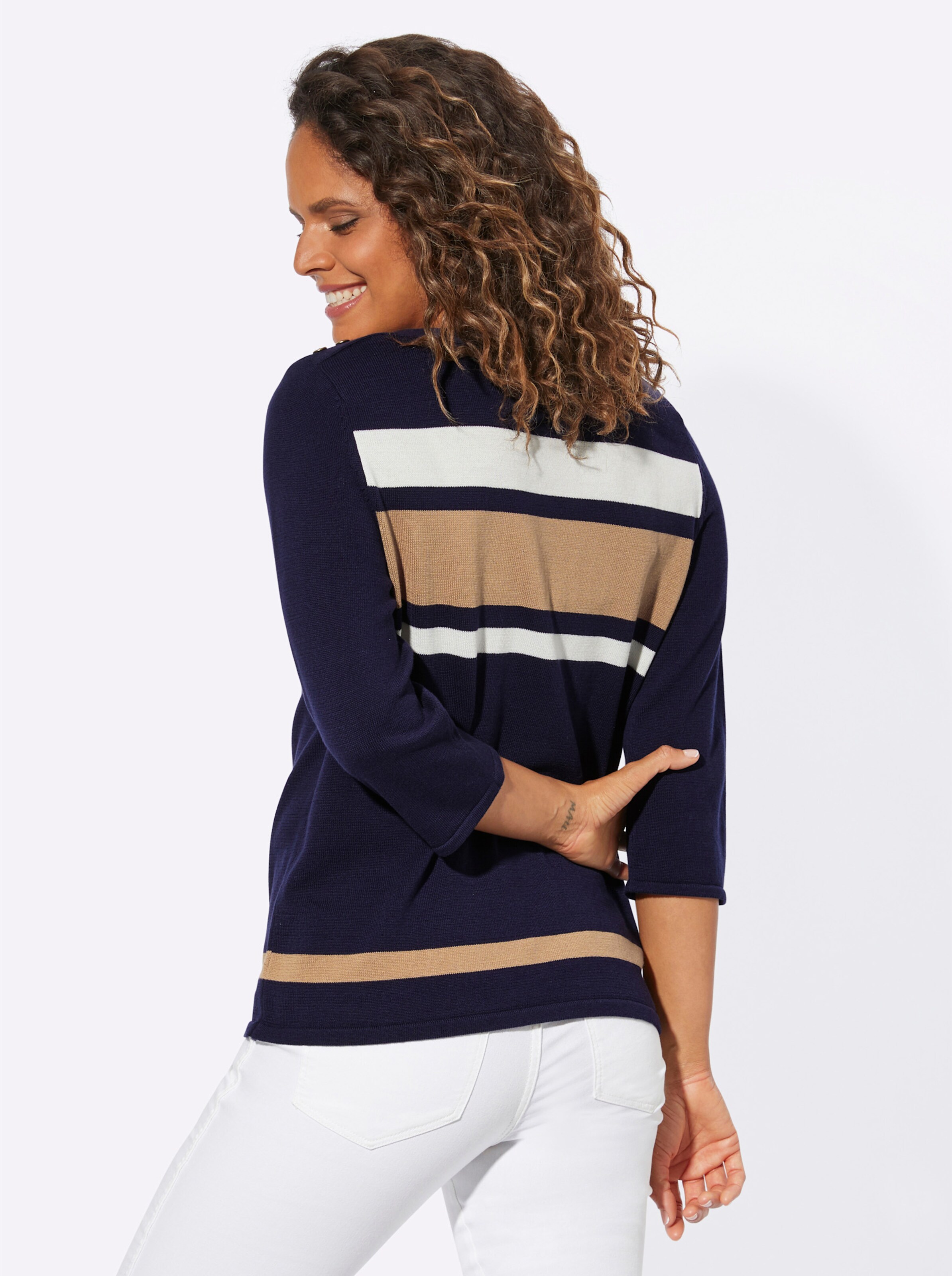 Pullover in marine-camel-gemustert