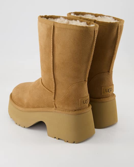 UGG Classic Short New High Stiefeletten in Beige
