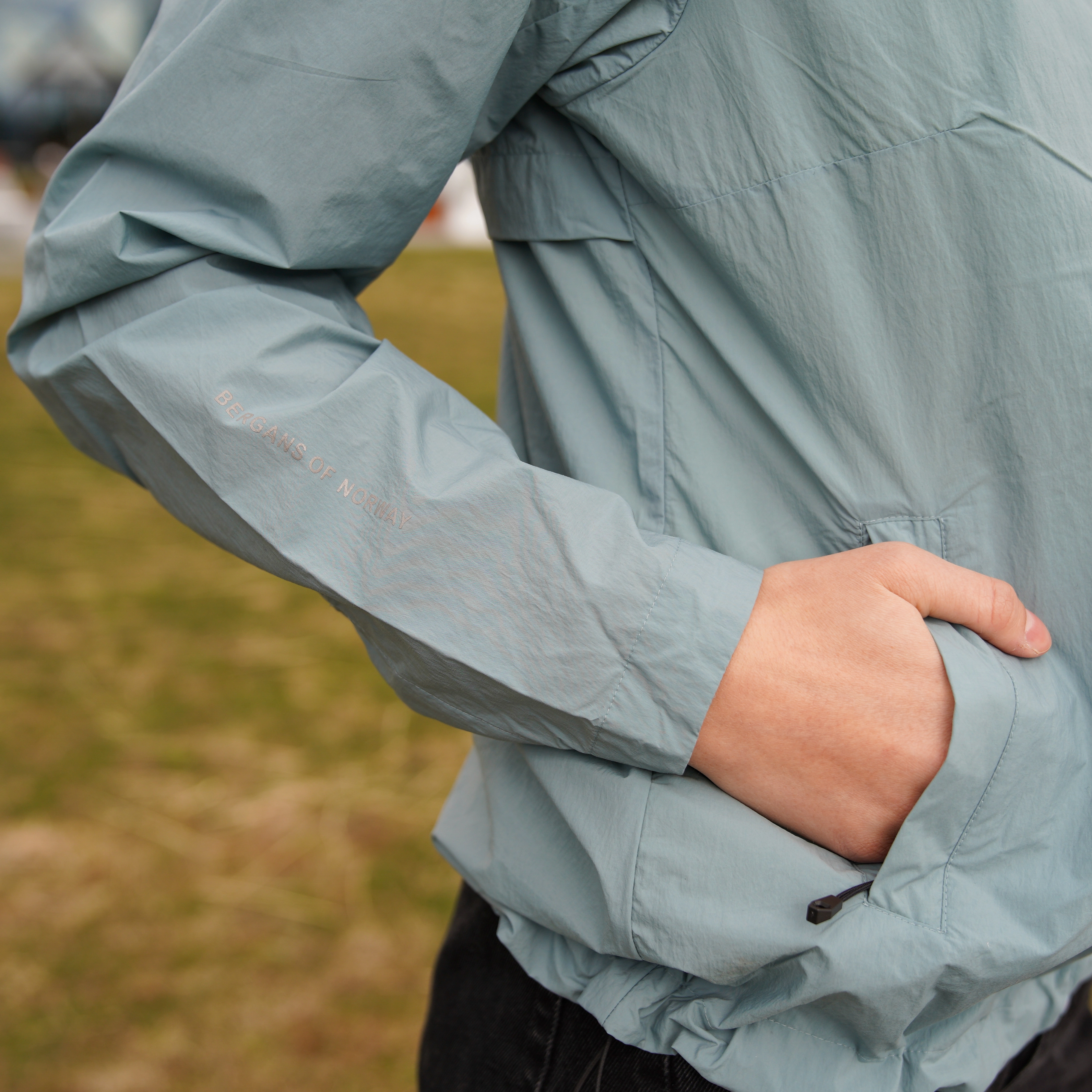 Oslo Urban Commute Windbreaker Jacket Women Smoke Blue
