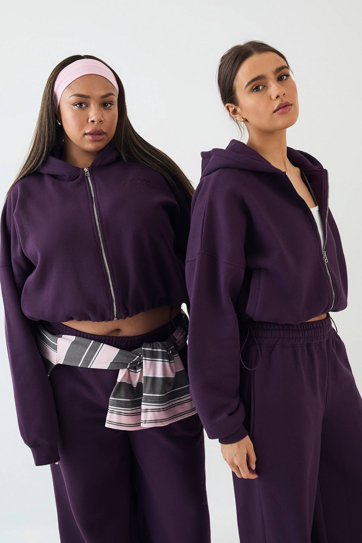 Sweat à Casynthétiqueche Zippé DSGN Studio en Éponge avec Appliqué Coupe Ample