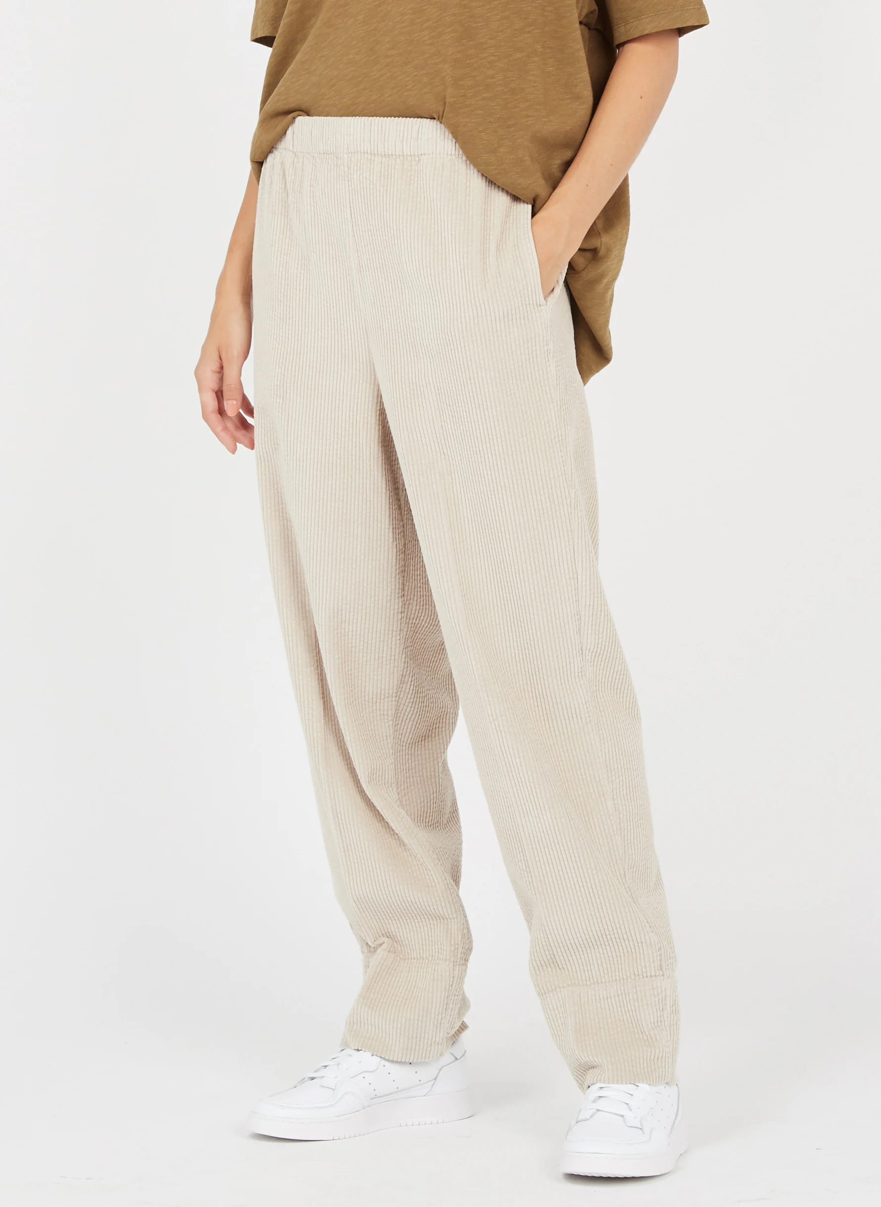 PADOW - Pantalon large taille haute en velours côtelé | Beige