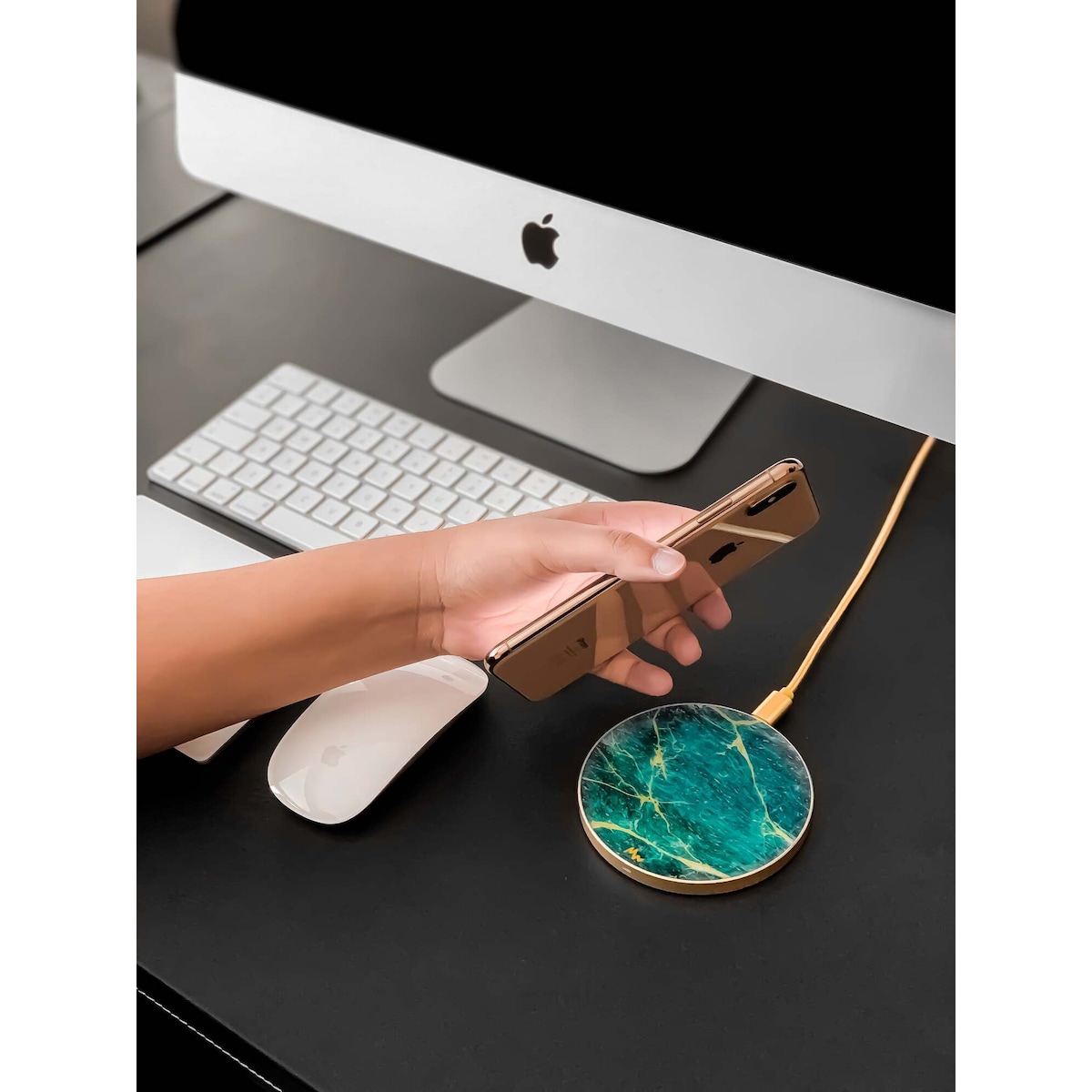 Marie Wolt trådløs lader - Green Marble/Gold