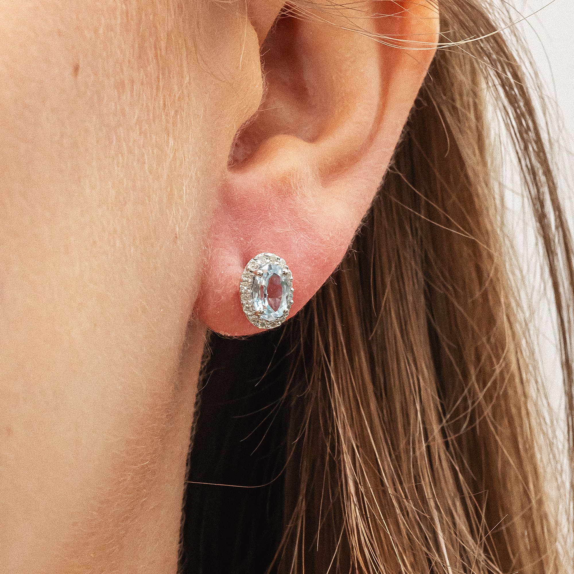 Diamonds by Ellen K. Ohrstecker Weißgold 585 mit echtem Aquamarin und 36 Diamanten zus. 0,14ct.