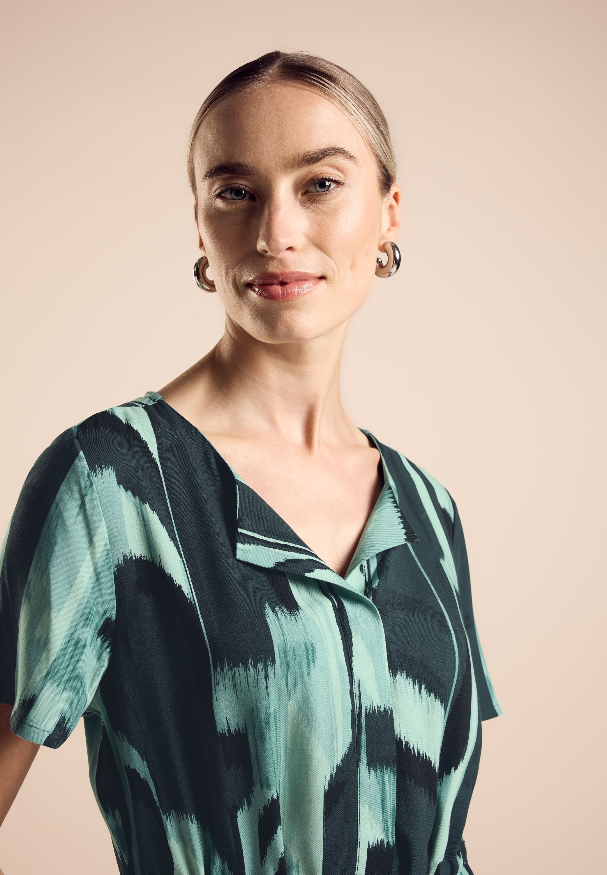 STREET ONE Midikleid Ohne Taschen mit Allover-Druck