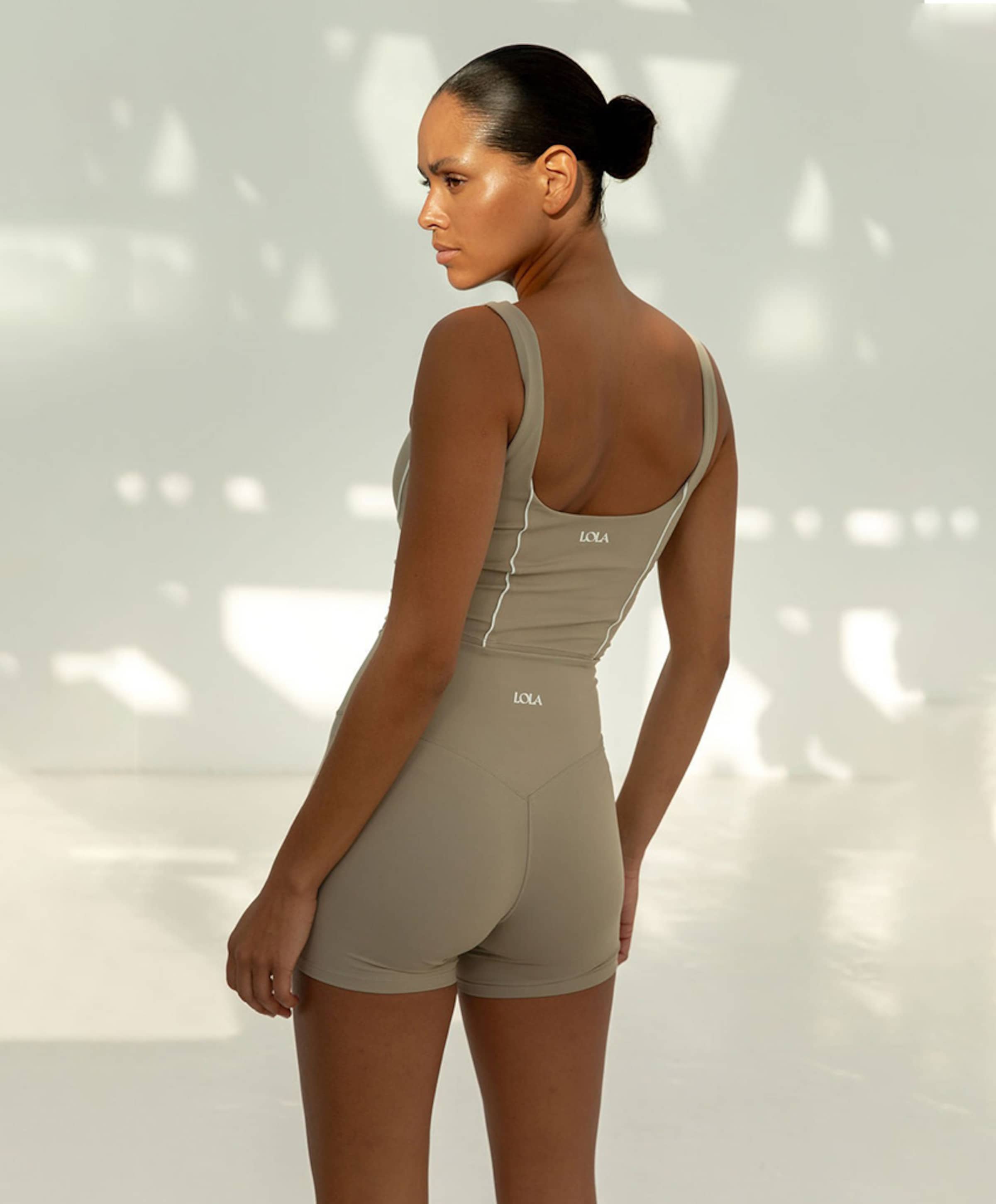 The Lola Club Dames t-shirt beige