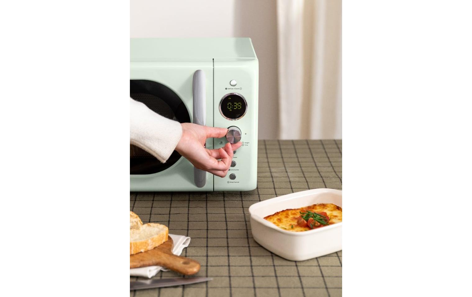 Mikrowelle Retro Grün<br>Retro-Mikrowelle mit Grill, Defrost und Autocook-Funktionen