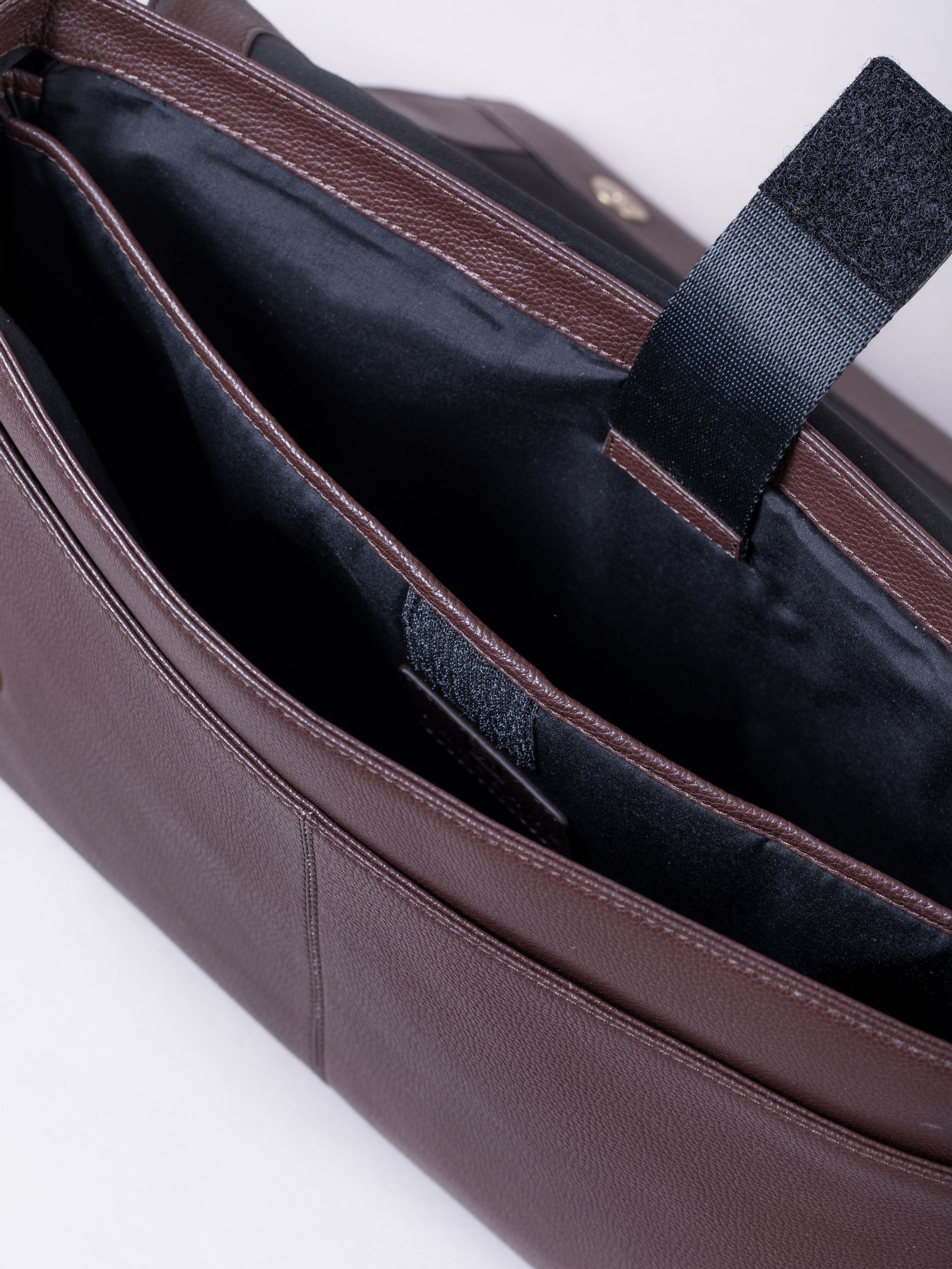 Bruin - Lakeland Leather Crummock Laptop Messenger Bag