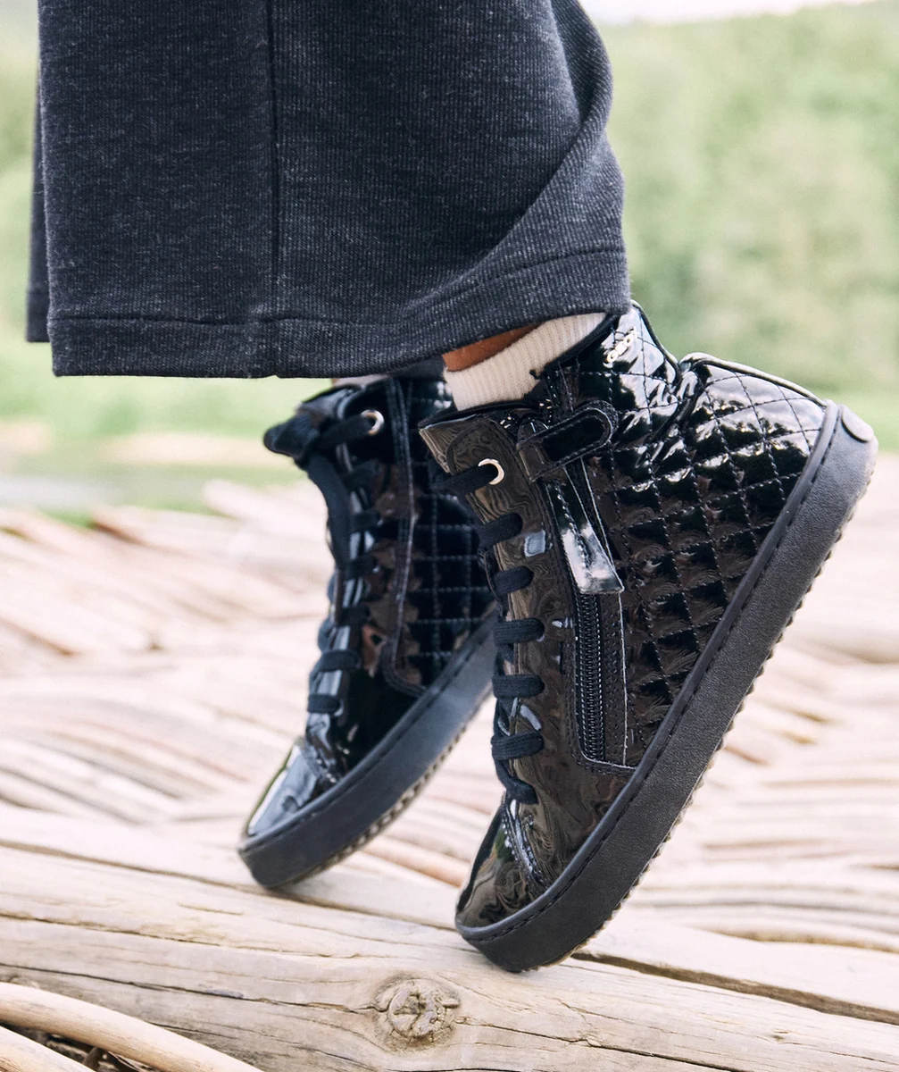 GEOXLES BASKETS MONTANTES NOIRES VERNIES FILLE