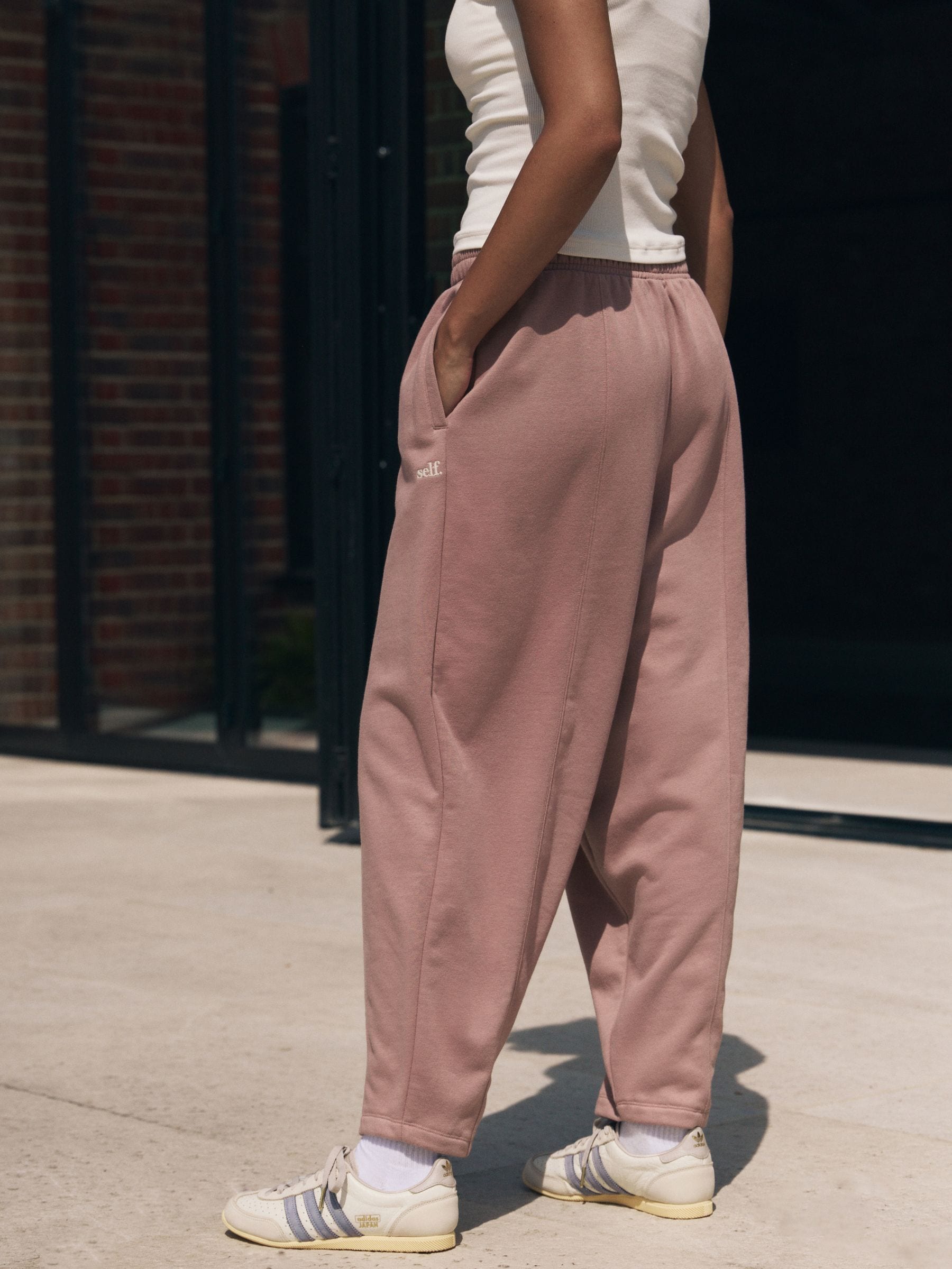 Roze - self. Barrel Leg Joggers