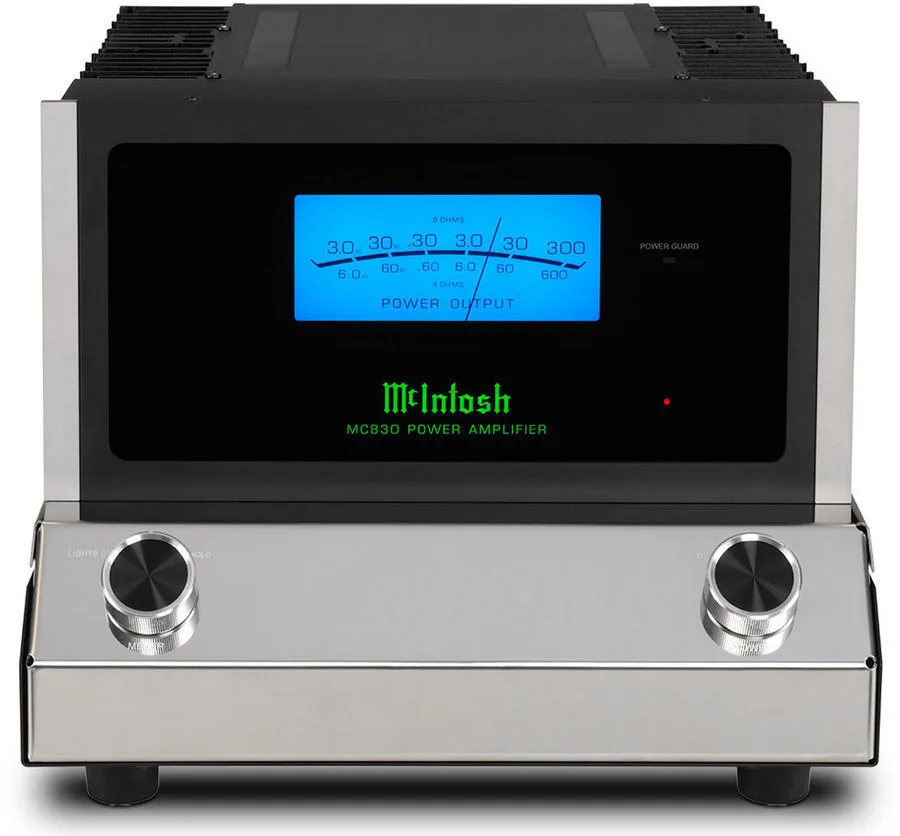 McIntosh C8   2 x MC830 Amplis hi-fi stéréo