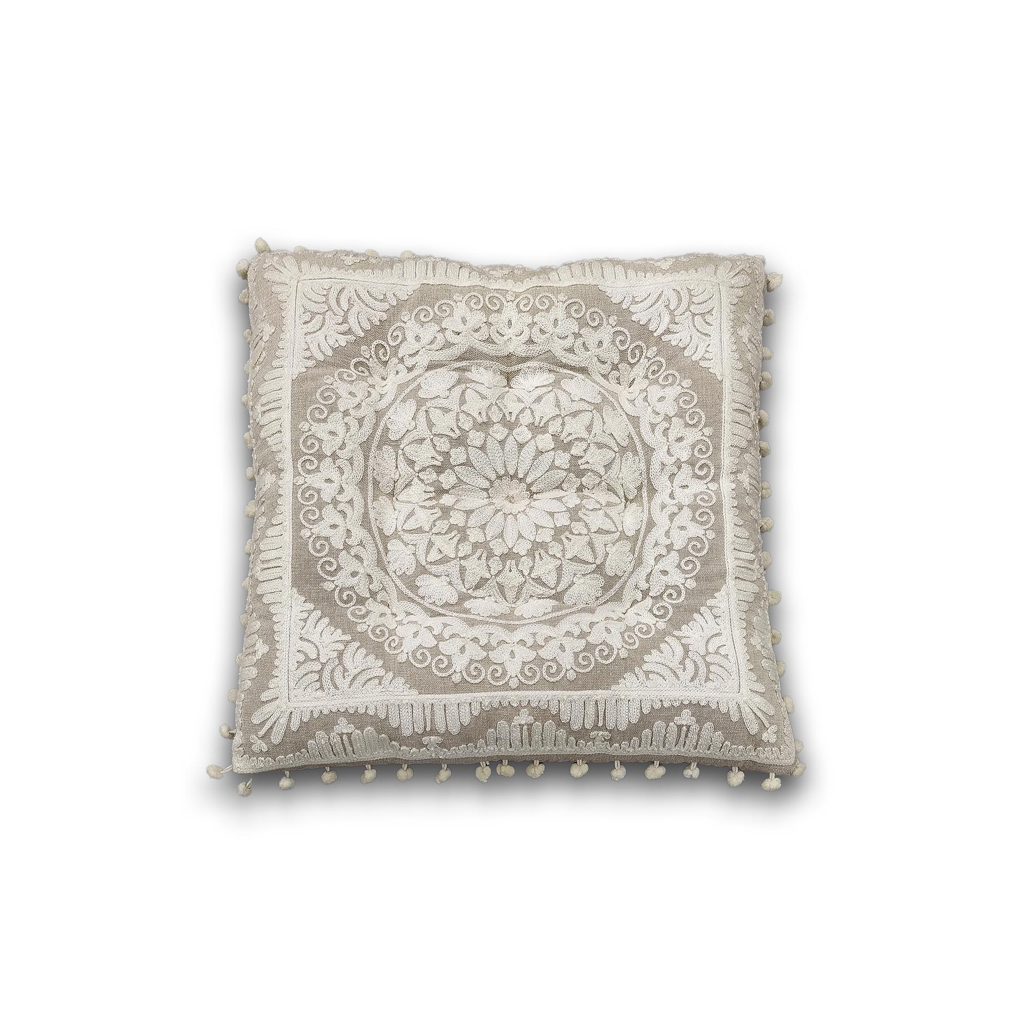 Besticktes Sitzkissen, beige, weiß, B 40 cm, L 40 cm, H 5 cm von fischer's lagerhaus