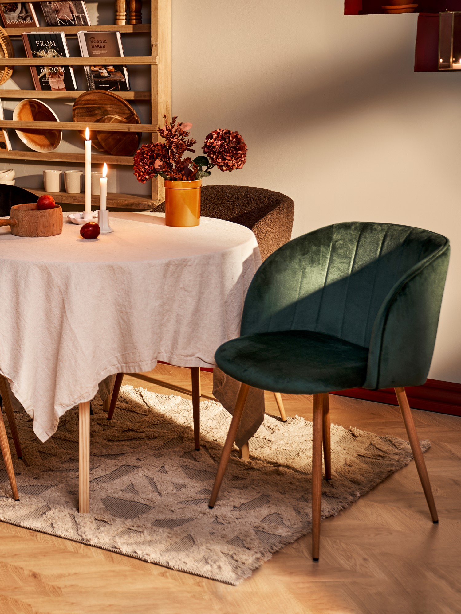 Stol | Metal/polyurethan/polyester. 50 x 42,5 x 81 cm. | Pine Green