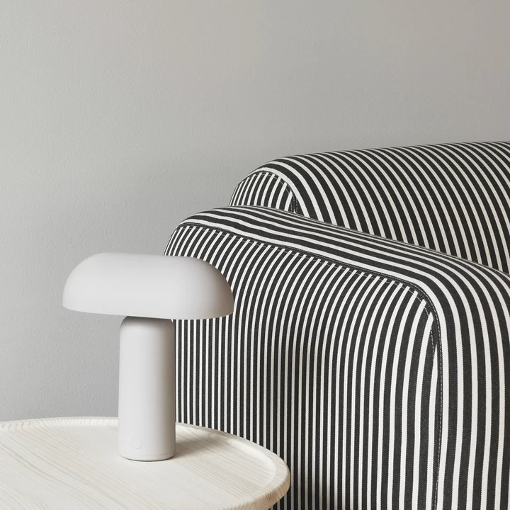 Normann Copenhagen - Porta LED Akku-Tischleuchte, schwarz